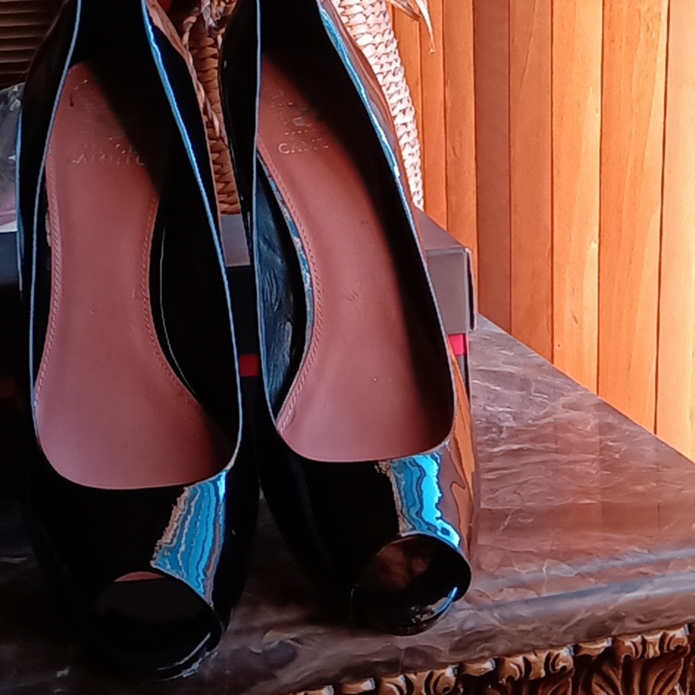 Vince Camuto peekaboo pumps patent leather - Picture 6 of 6